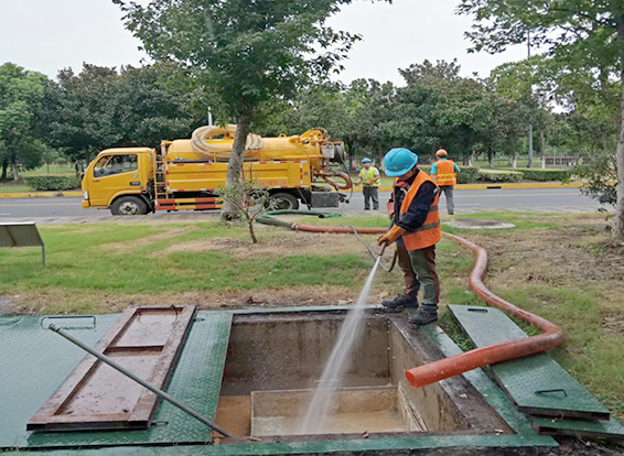 青神化油池清理